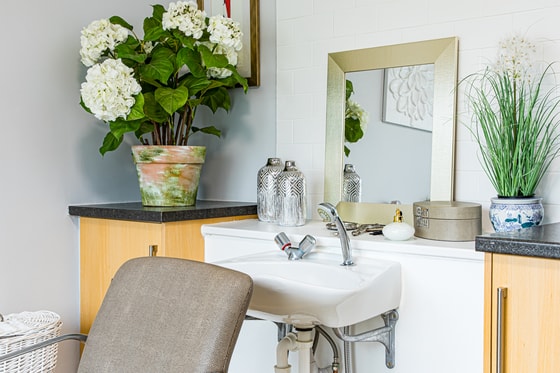 Senior living mirror salon