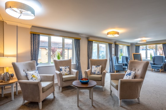 Coffee table with armchairs