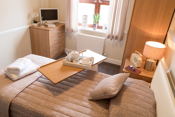 Single bedroom accessible tray