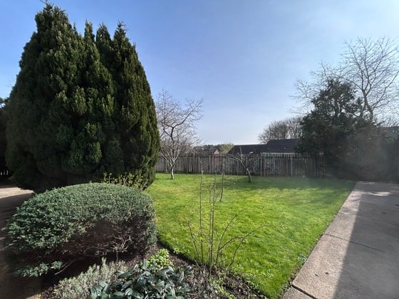 Winters Park Care Home - Senior living outdoor garden