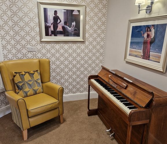 De Brook Lodge Care Home slider image