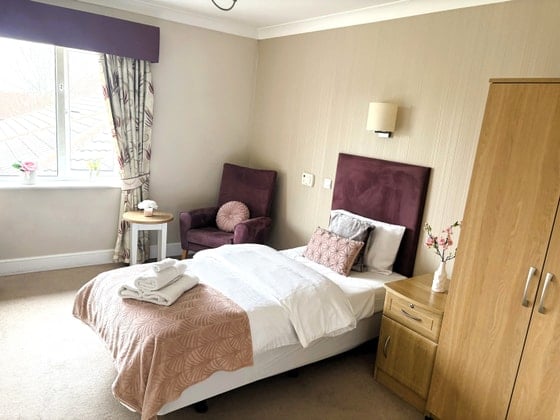 Kirkwood Court Care Home - Senior living red bed